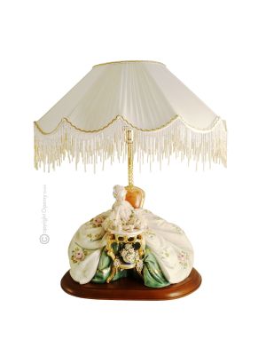 DAME MIT BUCH - LAMPE Tischlampe Abat-jour Tischluechte Porzellan Capodimonte Made in Italy