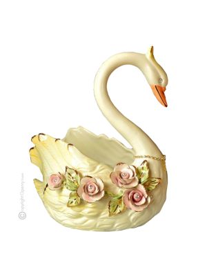 SCHWAN Exklusives Ornament aus Keramik im Barockstil mit Details aus 24 Karat Gold Made in Italy