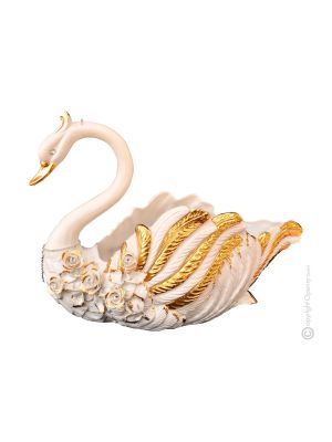 SCHWAN Exklusives Ornament aus Keramik im Barockstil mit Details aus 24 Karat Gold Made in Italy